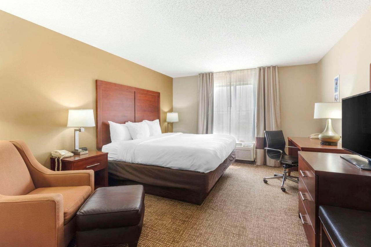 Comfort Inn & Suites Блайтвил Екстериор снимка