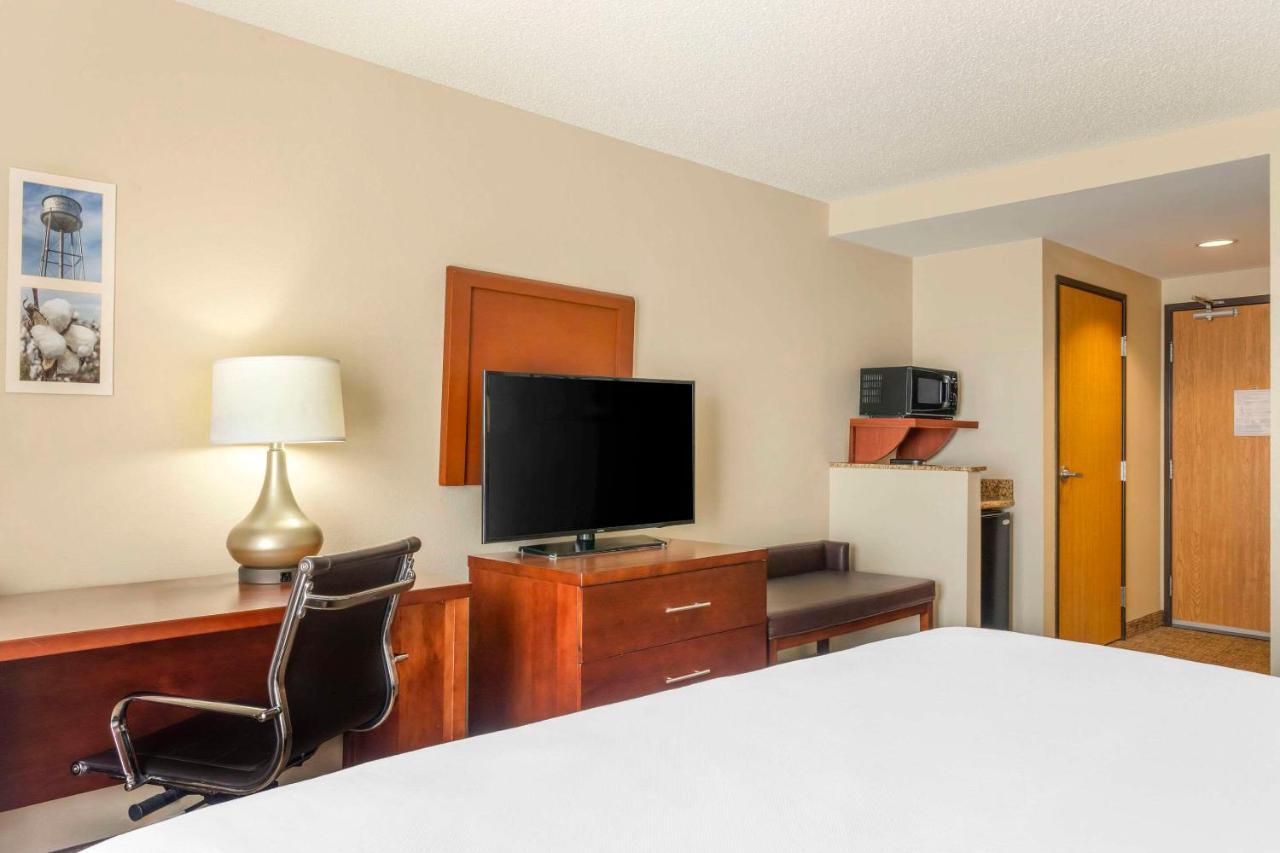 Comfort Inn & Suites Блайтвил Екстериор снимка