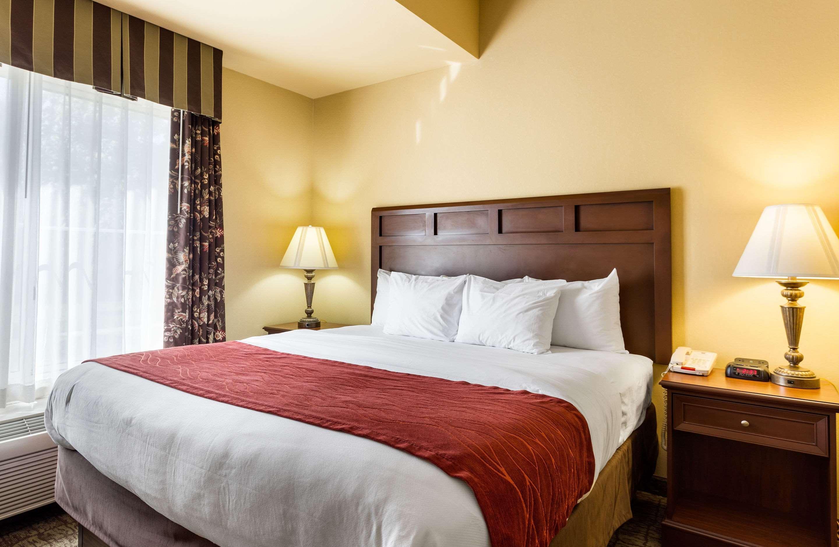 Comfort Inn & Suites Блайтвил Екстериор снимка