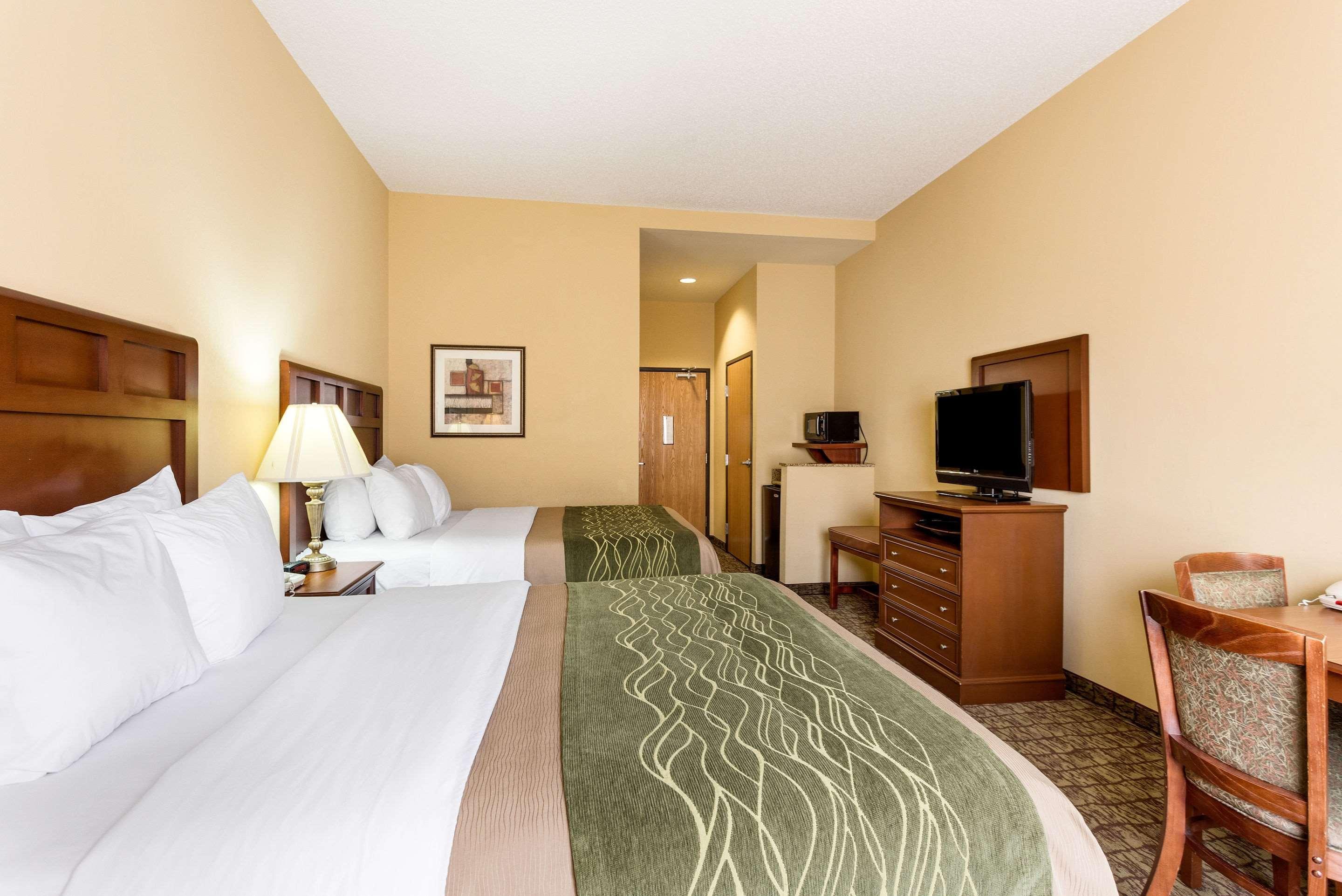 Comfort Inn & Suites Блайтвил Екстериор снимка