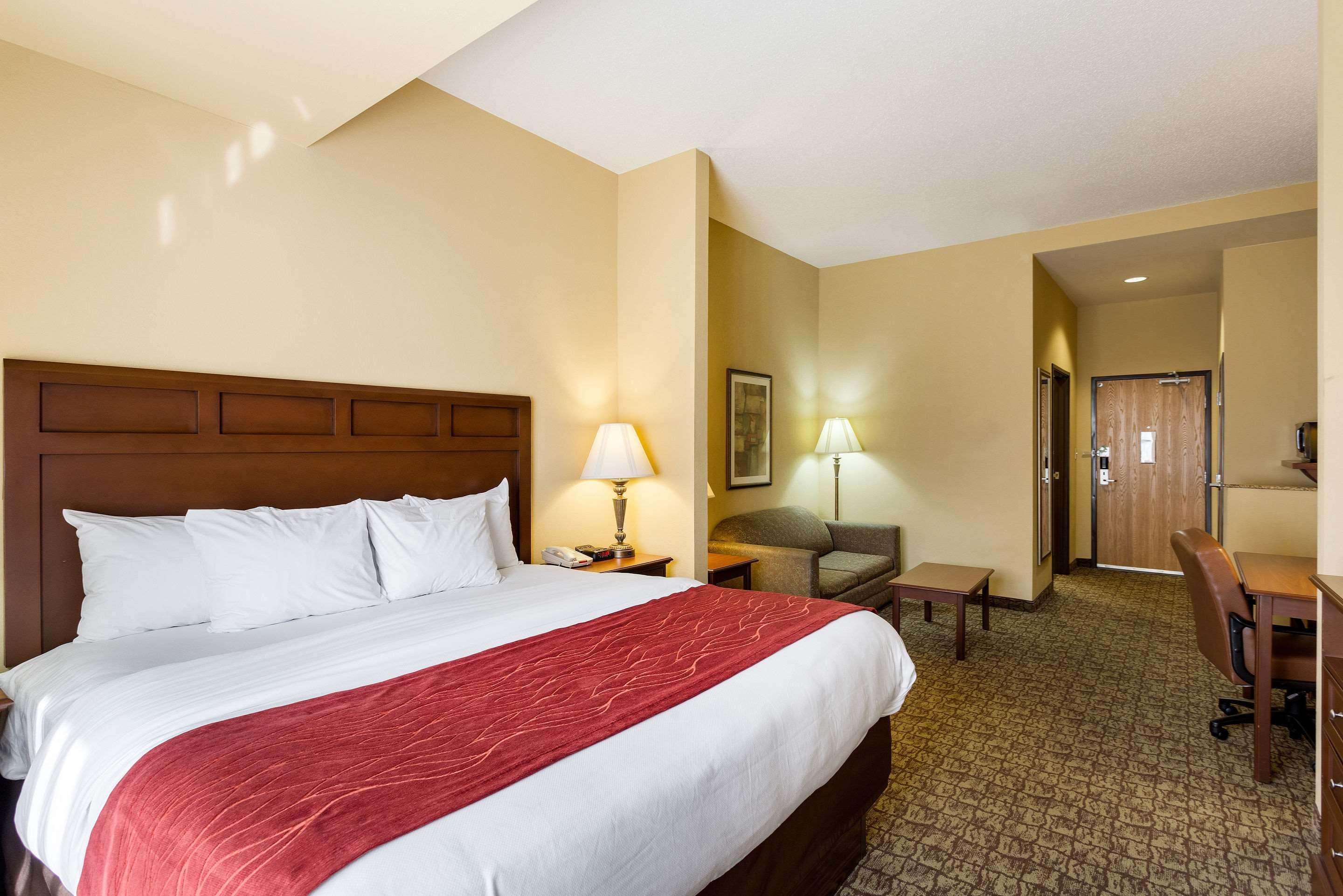 Comfort Inn & Suites Блайтвил Екстериор снимка