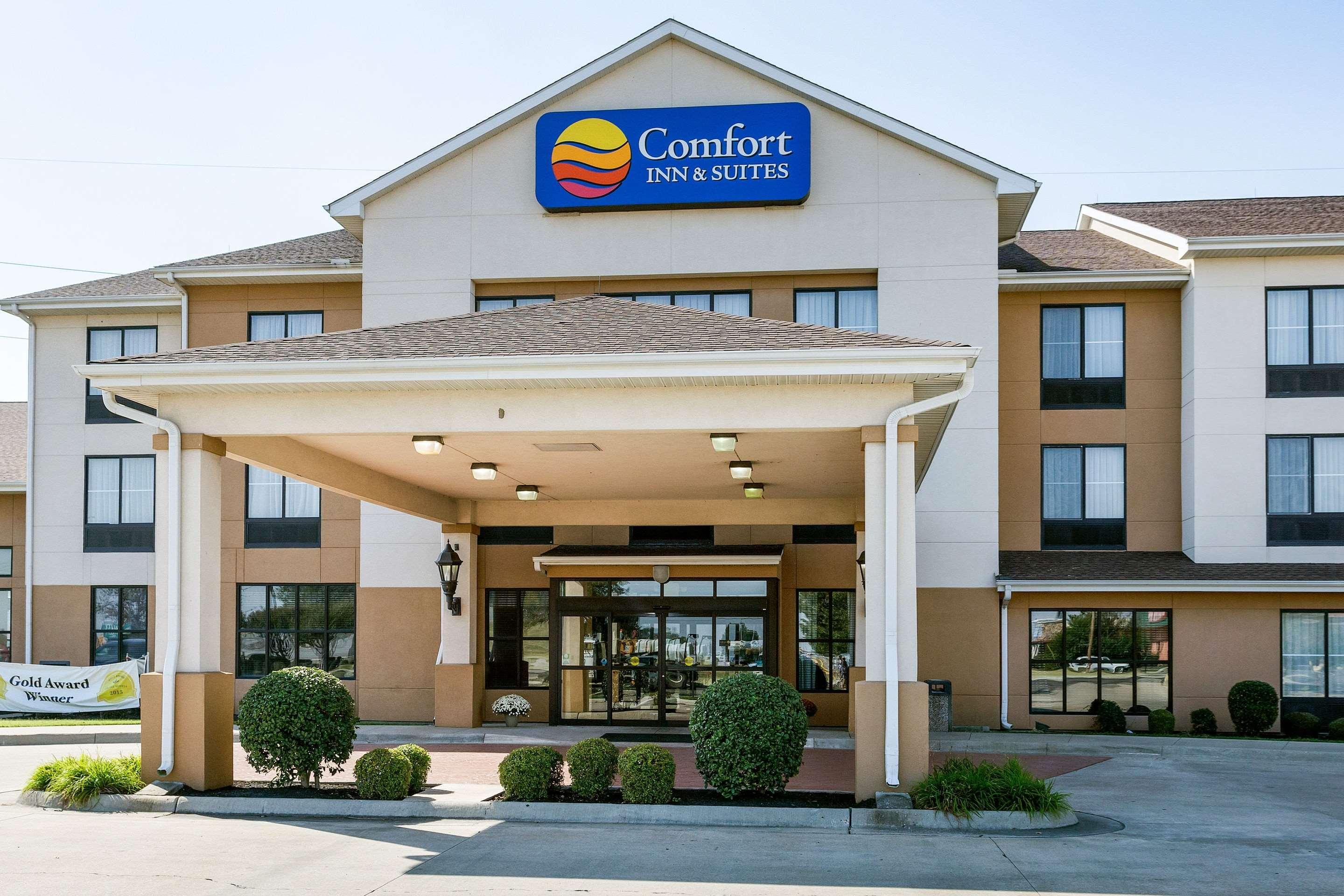 Comfort Inn & Suites Блайтвил Екстериор снимка
