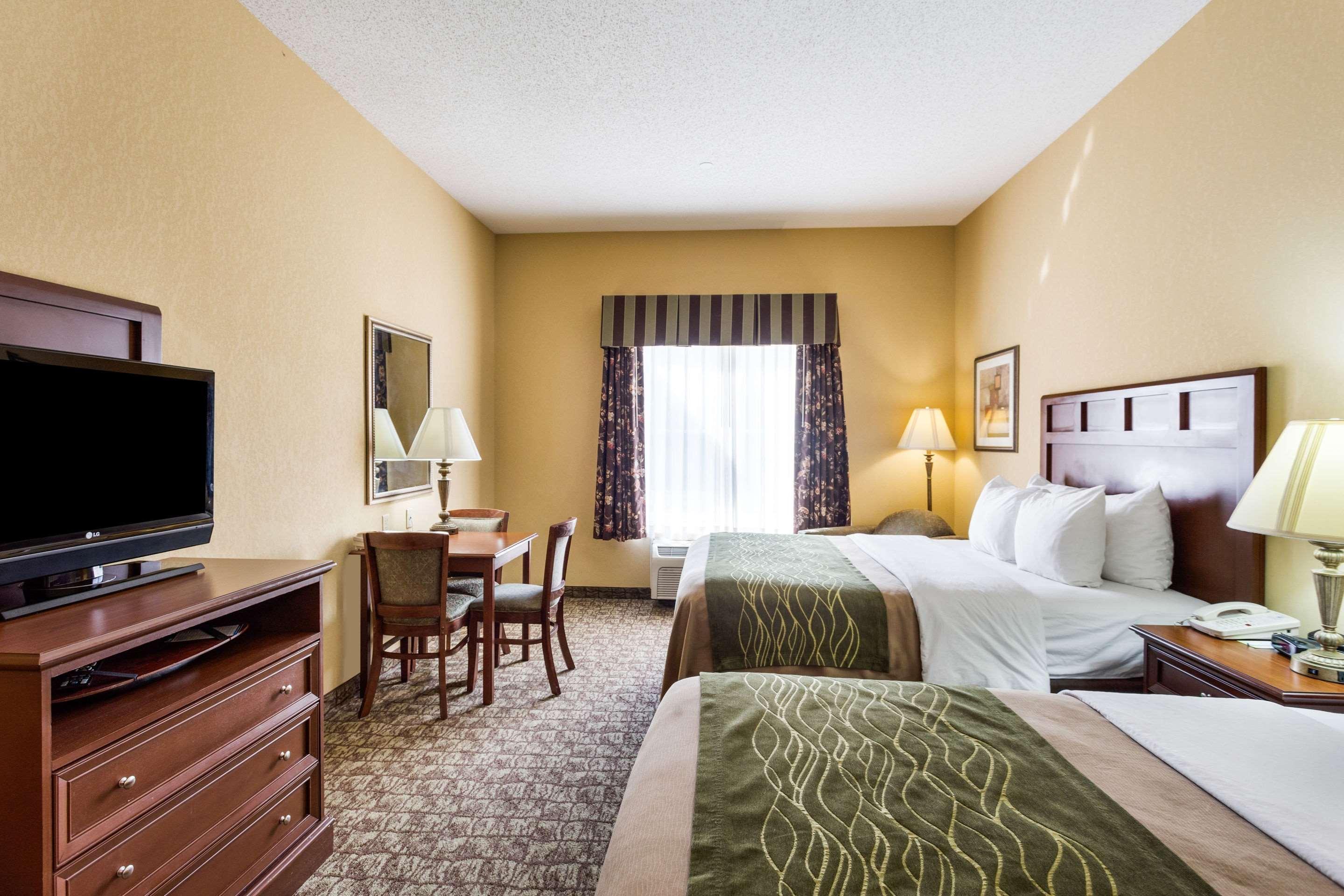 Comfort Inn & Suites Блайтвил Екстериор снимка