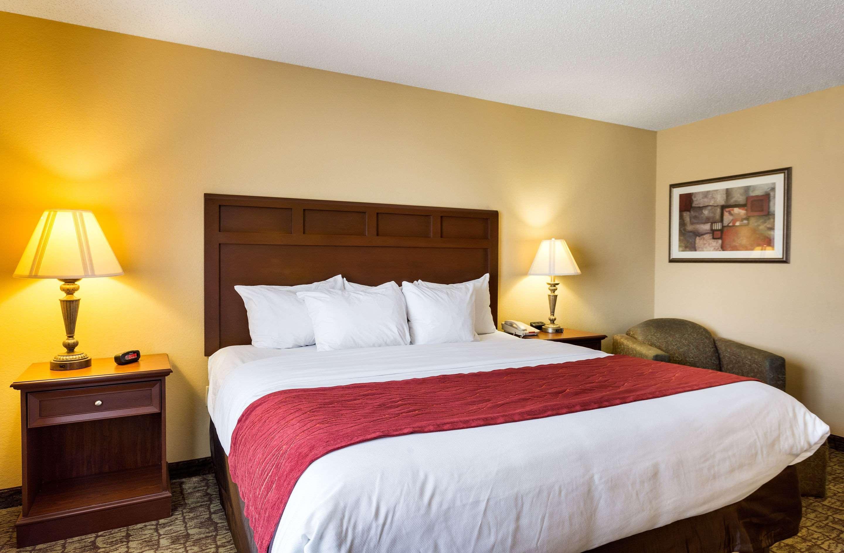 Comfort Inn & Suites Блайтвил Екстериор снимка