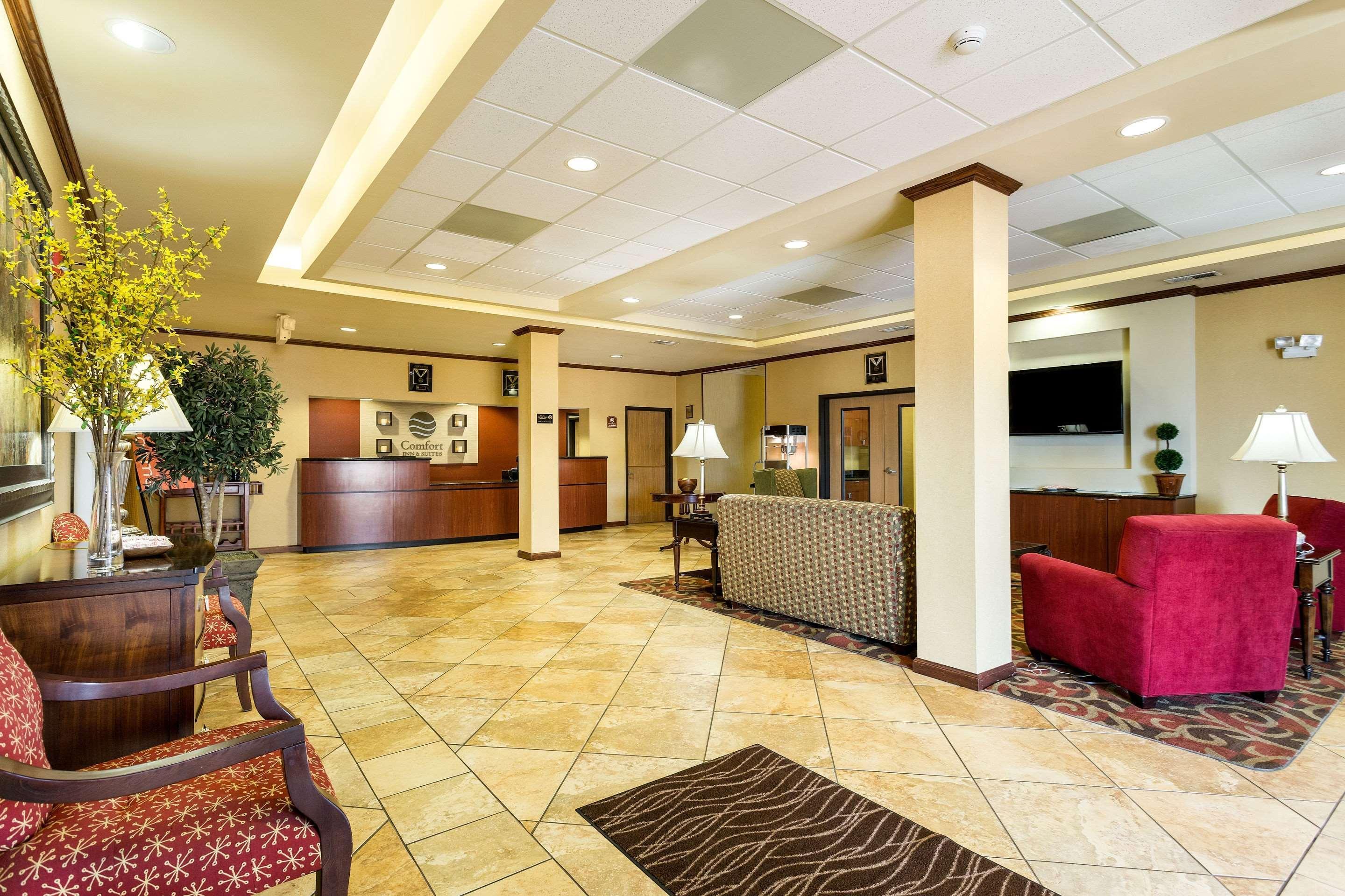 Comfort Inn & Suites Блайтвил Екстериор снимка