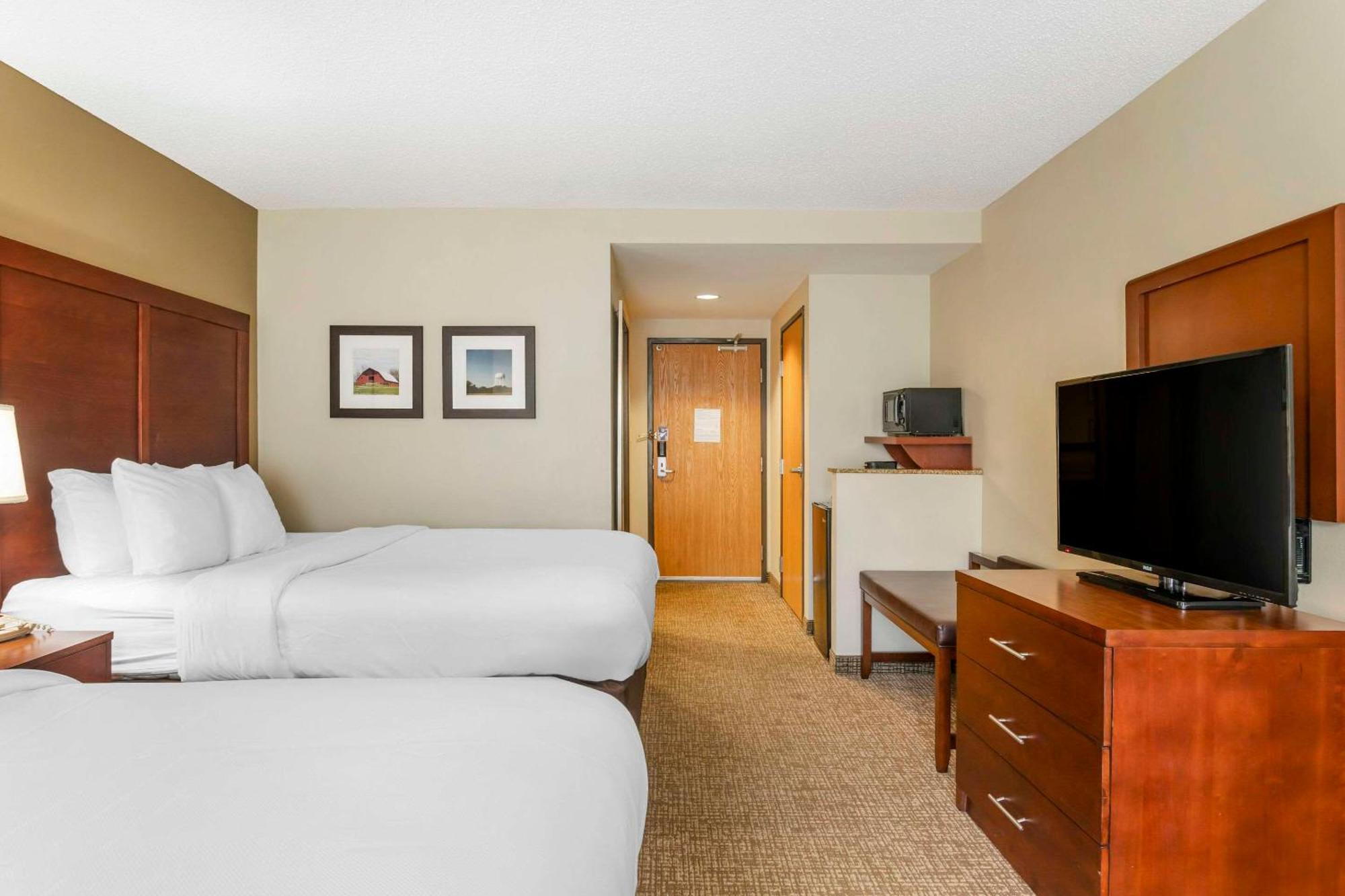 Comfort Inn & Suites Блайтвил Екстериор снимка