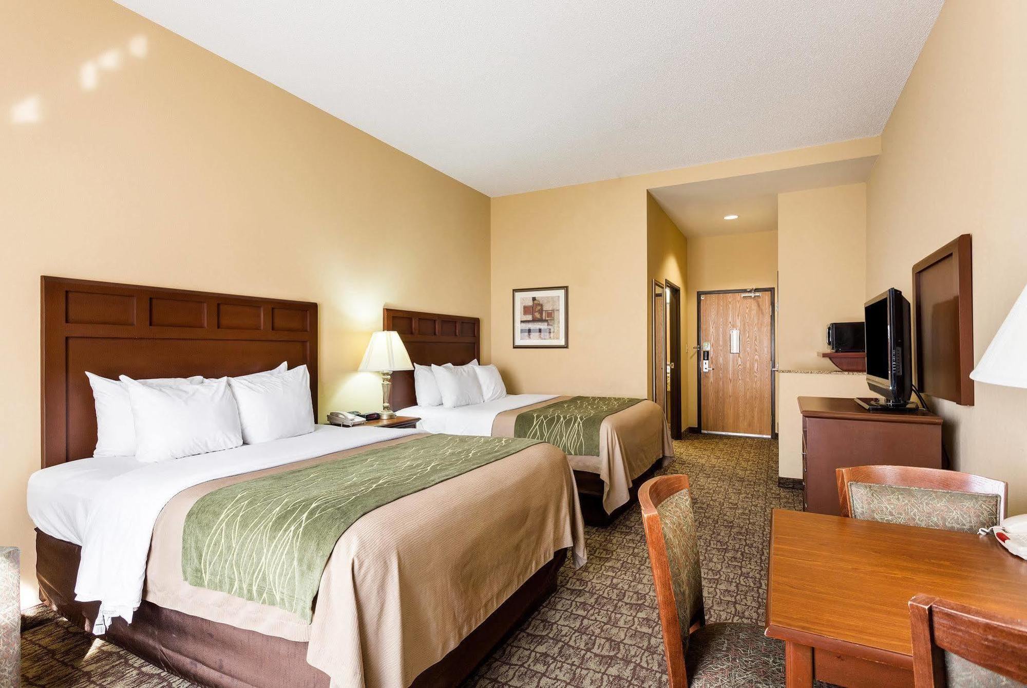 Comfort Inn & Suites Блайтвил Екстериор снимка